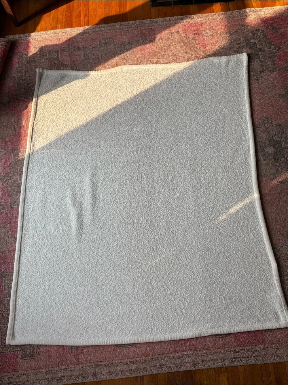 White throw blanket